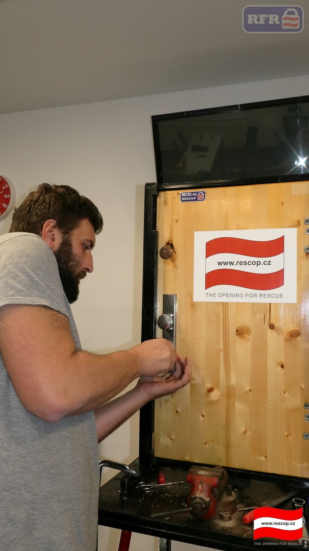 WhatsApp Image 2025-11-26 at 09.27.51 (1)